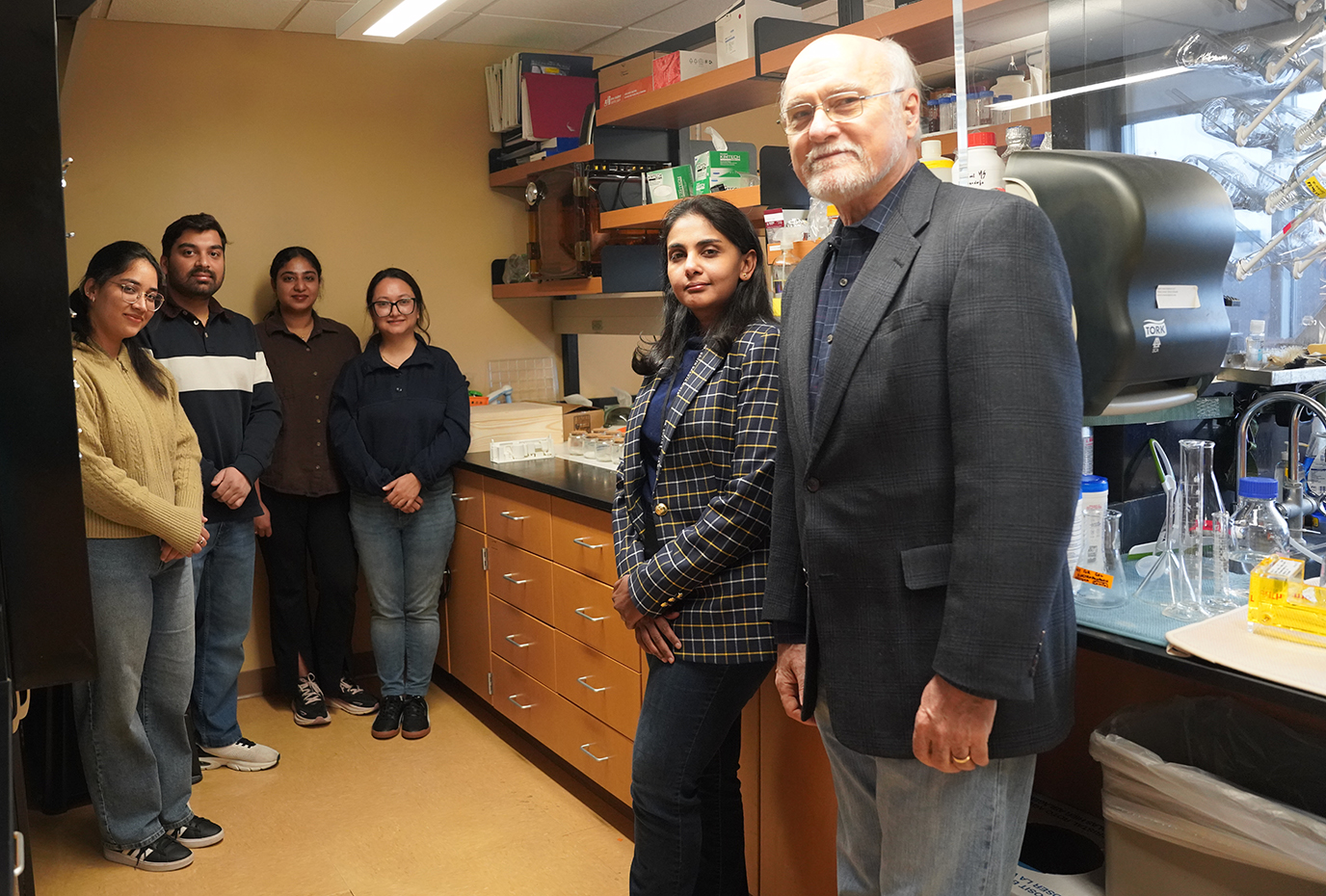 Tanvi Govil, Ph.D., assistant professor in the Karen M. Swindler Department of Chemical and Biological Engineering, and her research team with Merle Symes, Mines Entrepreneur in Residence and CEO of Carbon EnZero.
